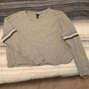 Wild-Fable Cropped Gray Long Sleeve. Size Large.